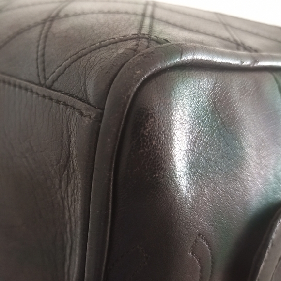 CLEAN Vintage Chanel Diamond Stitch Cosmetics Case/Toiletry Pouch/Dopp Kit Black - Picture 10 of 16